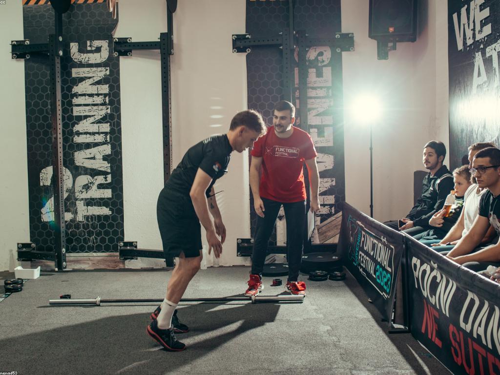 យុទ្ធសាស្ត្រការប្រកួតប្រជែងសម្រាប់អាជីវកម្ម